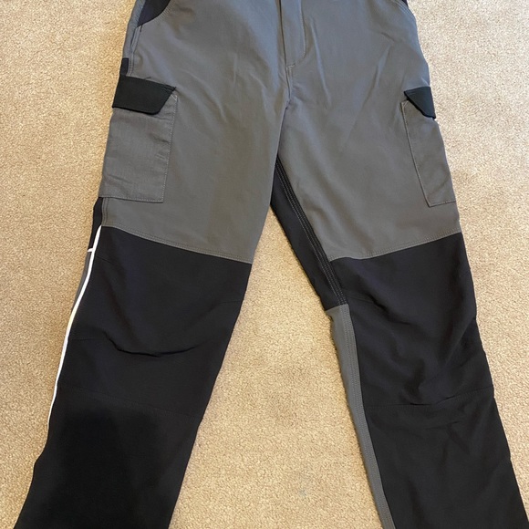 Boys Cargo pants size 11-12. Excellent quality - Picture 3 of 7